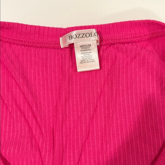Bozzolo Hot Pink Ribbed Crop Tee | V-Neck | Size Medium - Picture 2 of 4